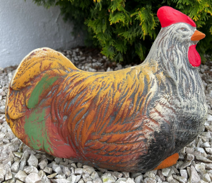 Kura duża siedząca - figurka ceramiczna ogrodowa